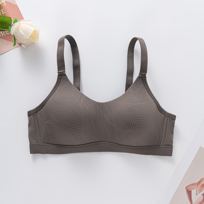 新商品の胸は小さくて下着の女性の通気性を集めて快適に副乳を収めます。|undefined