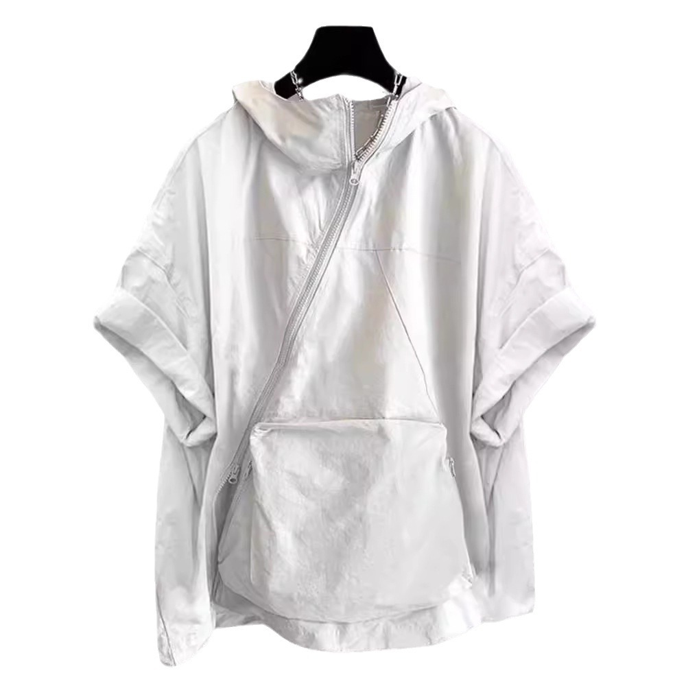 Design trend short sleeve T-shirt with zipper with hood