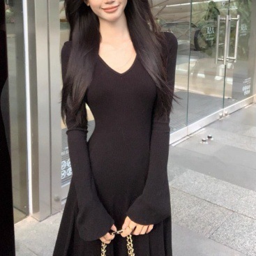 法式针织配大衣连衣裙子2025新款女早春季设计感气质收腰掐腰长裙|undefined