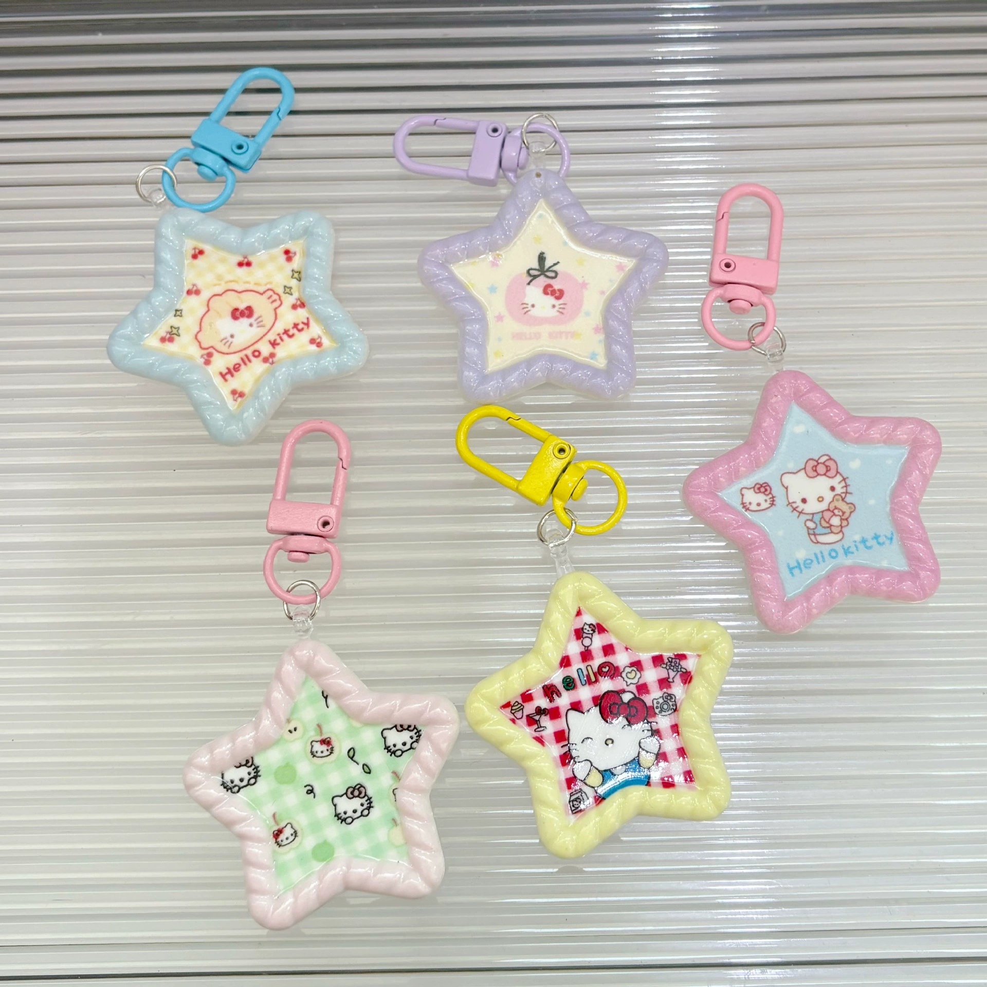 Подвеска для сумки Hello Kitty звезда, мультяшный брелок, разноцветные варианты (0,03 кг)