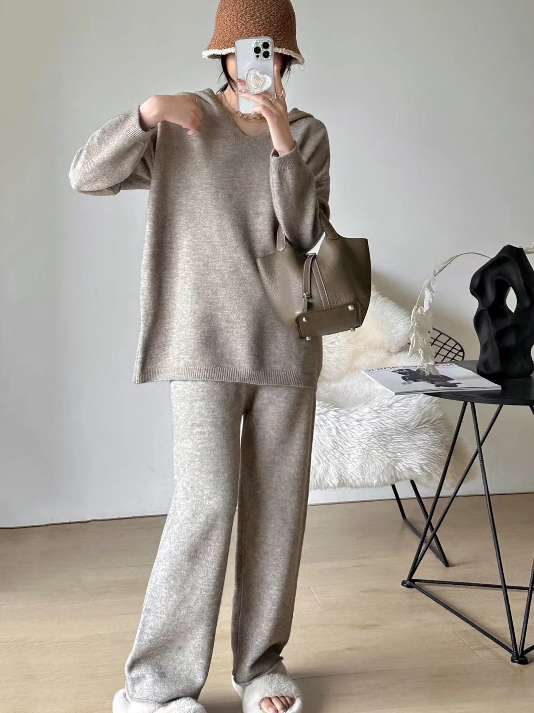 Pantaloni larghi a gamba larga in maglia alla moda casual coreana per le donne autunno e inverno nuovo articolo maglione con cappuccio di colore solido_voghion.com