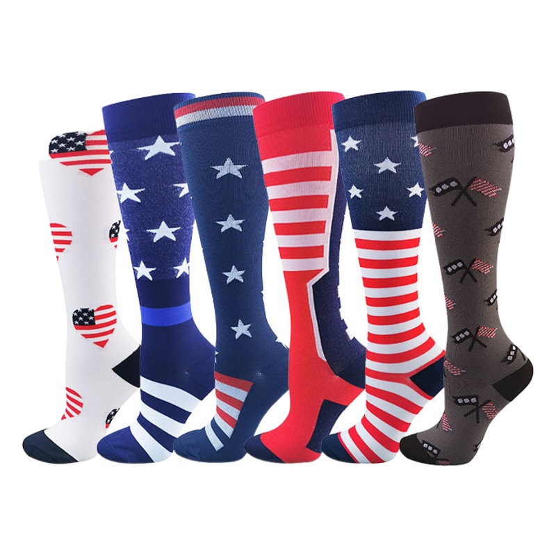 Calcetines de compresión casual de la bandera caliente transfronteriza calcetines elásticos de deportes al aire libre para hombres y mujeres calcetines de presión de día independientes al por mayor