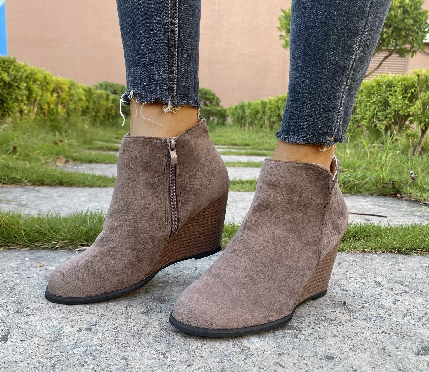 2021 Осенняя Новая женская обувь на высоком каблуке с леопардовым принтом, европейские и американские ботинки Martin больших размеров на танкетке, оптовая продажа с фабрики