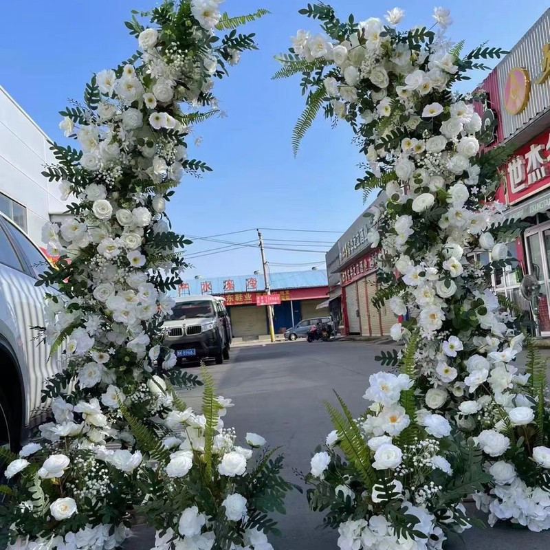 結婚式の道具鉄芸アーチの花棚牛の角の門の象牙の門の芝生の結婚式の羊の角の門の屋外は藤の棚に登ります。|undefined