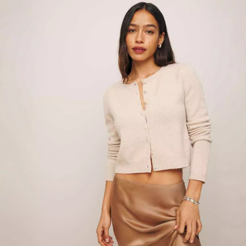 Amazon's New Long-Sleeved Knitted Women's Cardigan Top Buttoned Sweater Ready for Sale