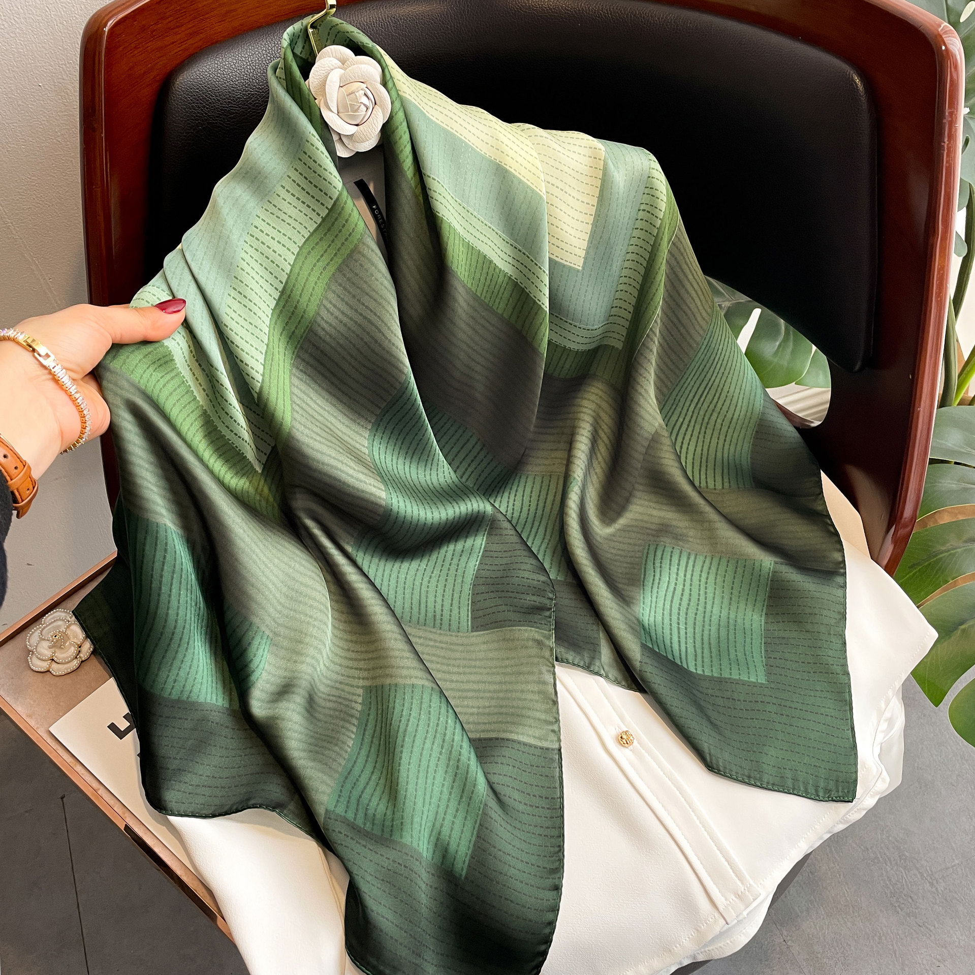 Foulard in seta sintetica da donna sciarpa leggera estiva_voghion.com