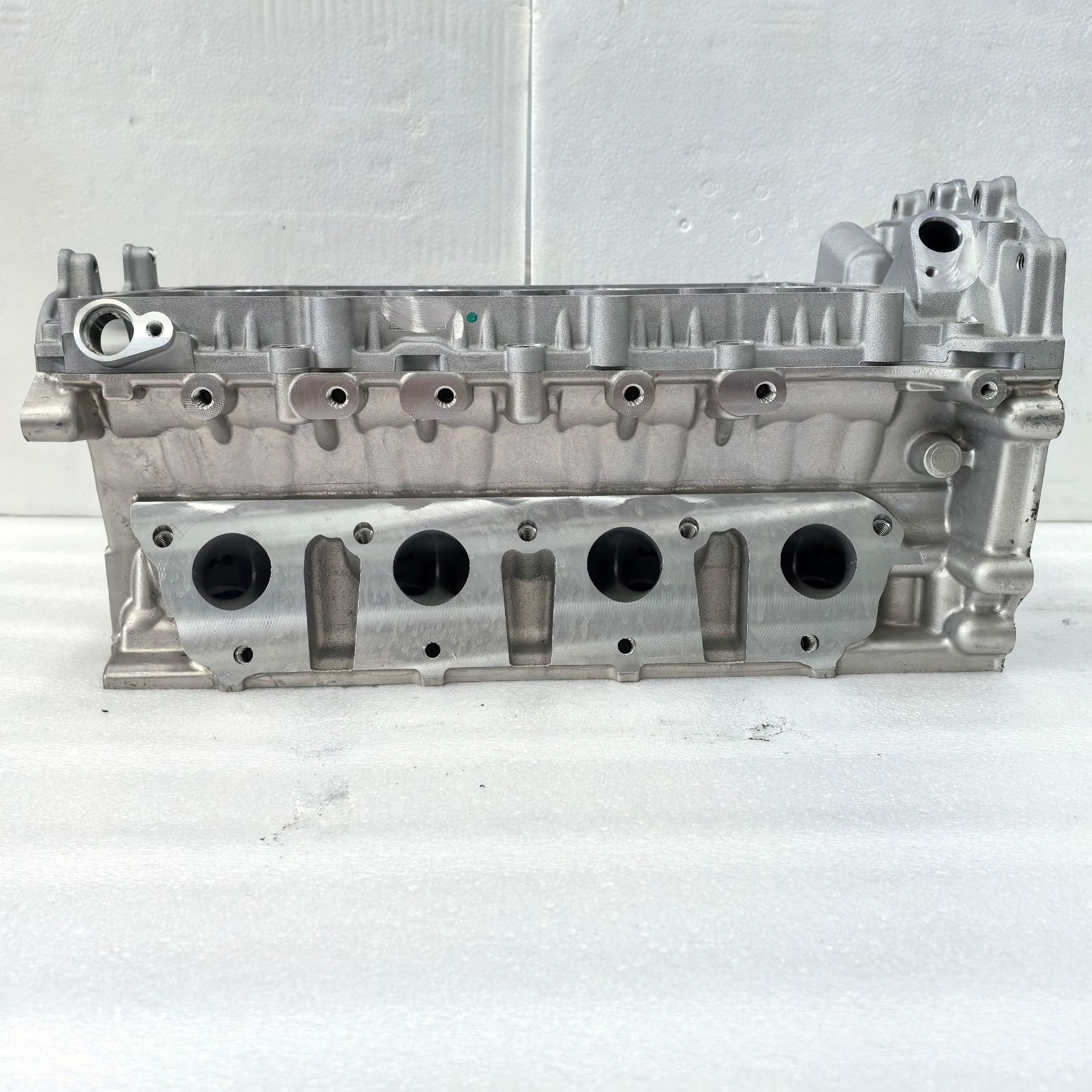 Suitable for Geely Boyue Borui Emgrand Jiaji Jle-4G18Tdb Jl-E4G18Tdc Engine Cylinder Head