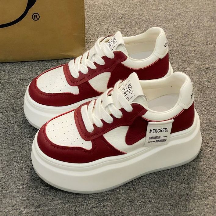 Zapatos blancos de suela gruesa para mujeres 2024 primavera nuevos zapatos deportivos de moda, zapatos de altura pequeños zapatos de nicho