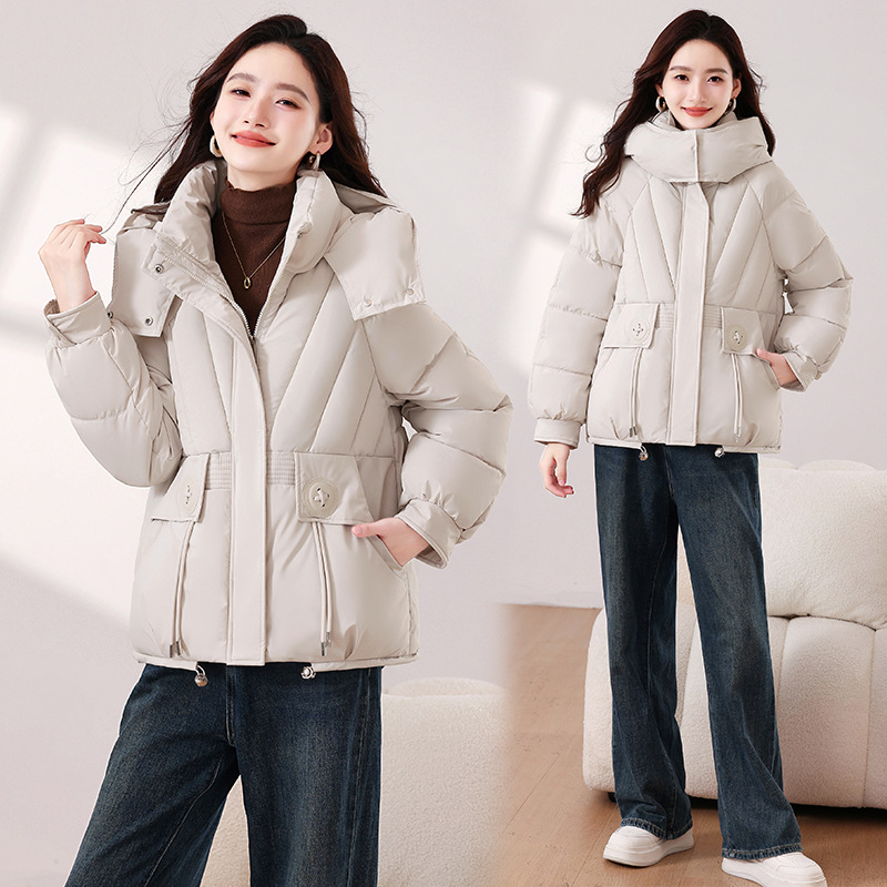 2025 ropa de algodón de pluma de invierno corto de nuevo estilo coreano ropa de mujer casual pan con capuchón abrigo de mujer al por mayor