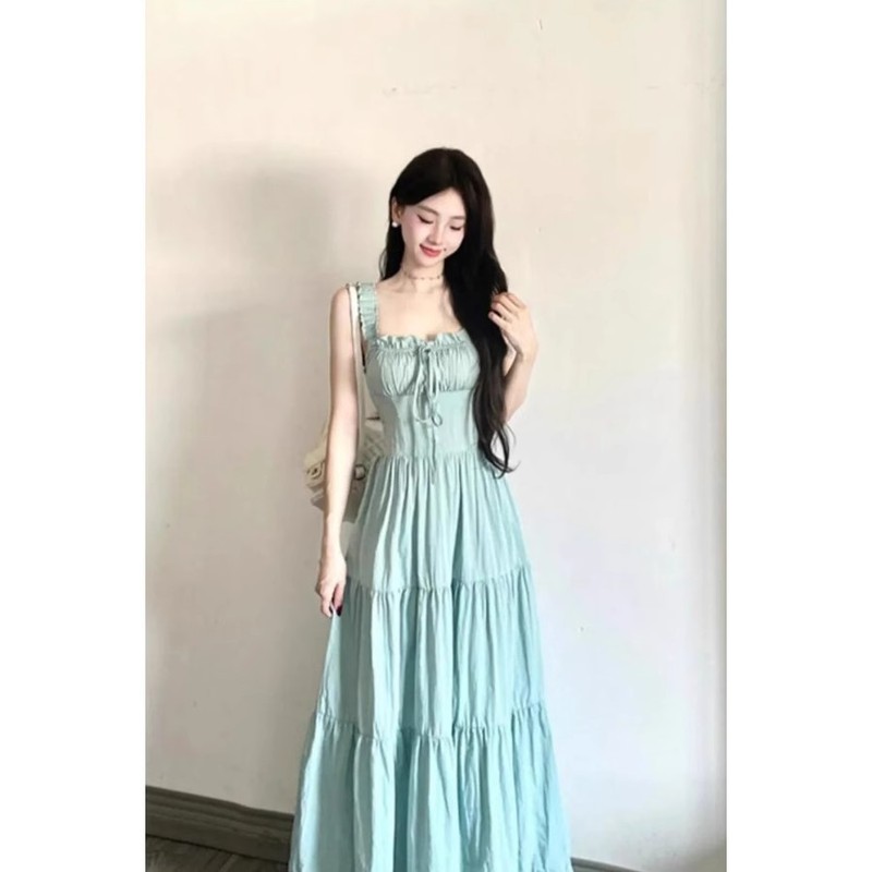 薄荷奶绿吊带连衣裙2025新款女夏季法式温柔设计感收腰A字长裙子|undefined