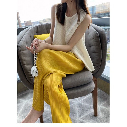Fashionable original fabric Miyake pants, summer bright color, nine-quarter wide-leg pants, pleated pants, cool casual pants