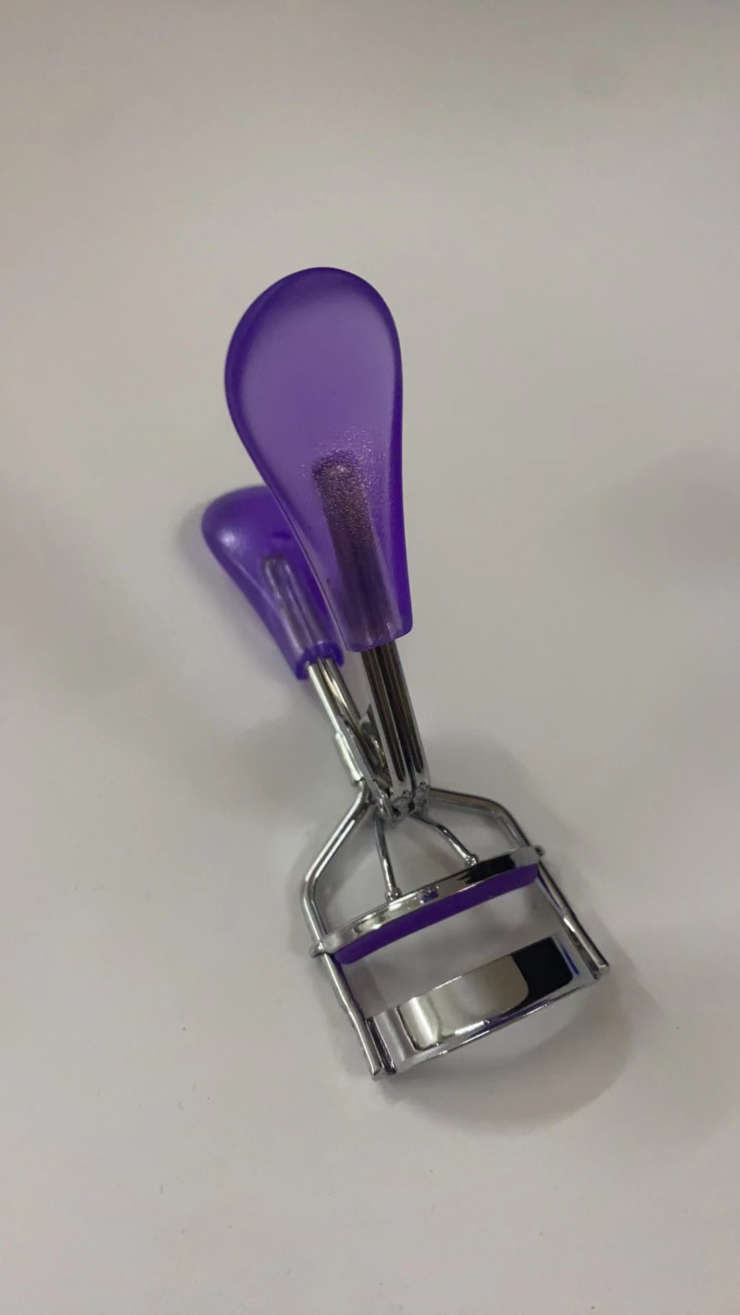 Rizador de pestañas de gran angular muestra gratis rizador de pestañas parcial herramienta de belleza rizador de pestañas portátil rizador de pestañas de belleza al por mayor