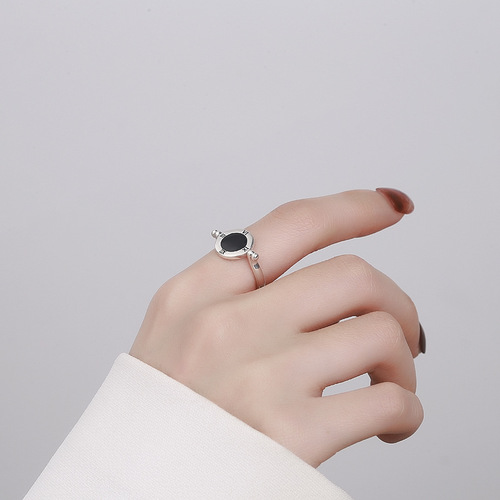 Yunchaoxuan S925 sterling silver retro Japanese and Korean Epoxy Roman numeral disc niche design open ring for men and women