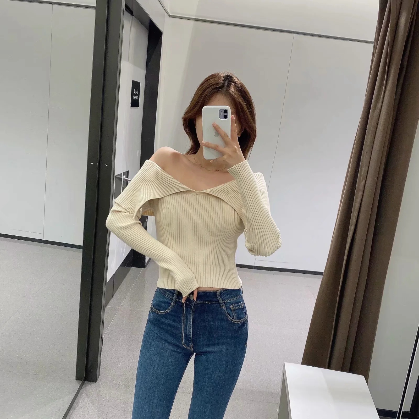 Sexy Off-The-Shoulder Large Lapel Long-Sleeved Solid Color Knitted Sweater NSZQW115391