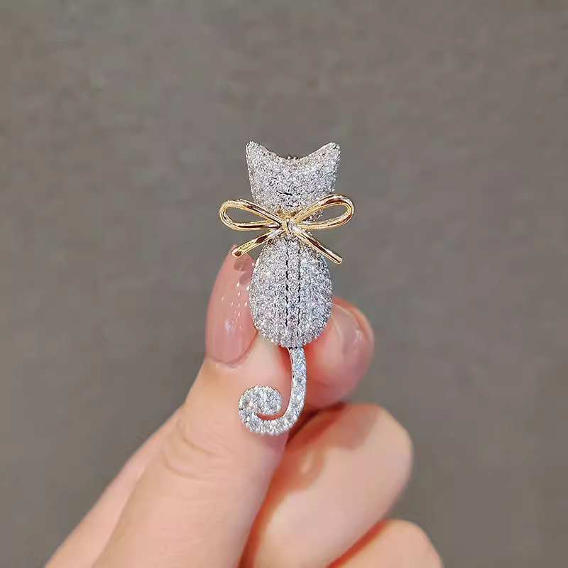 日韓のかわいい子猫のブローチの高級な女性の個性の動物の胸の花は光のピンのセーターのオーバーのスーツの装飾を防ぎます。|undefined