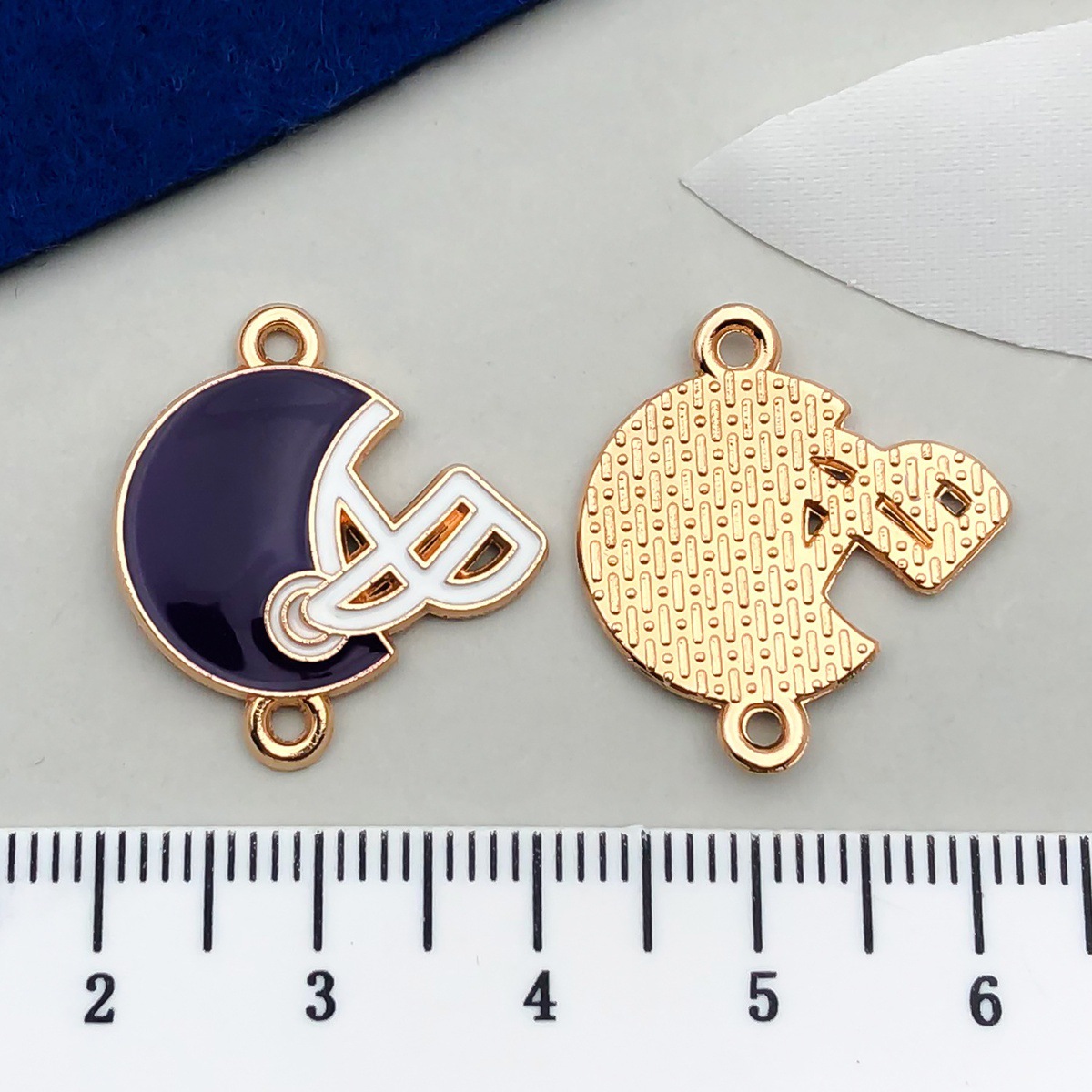 Purple helmet, 19x, 17mm