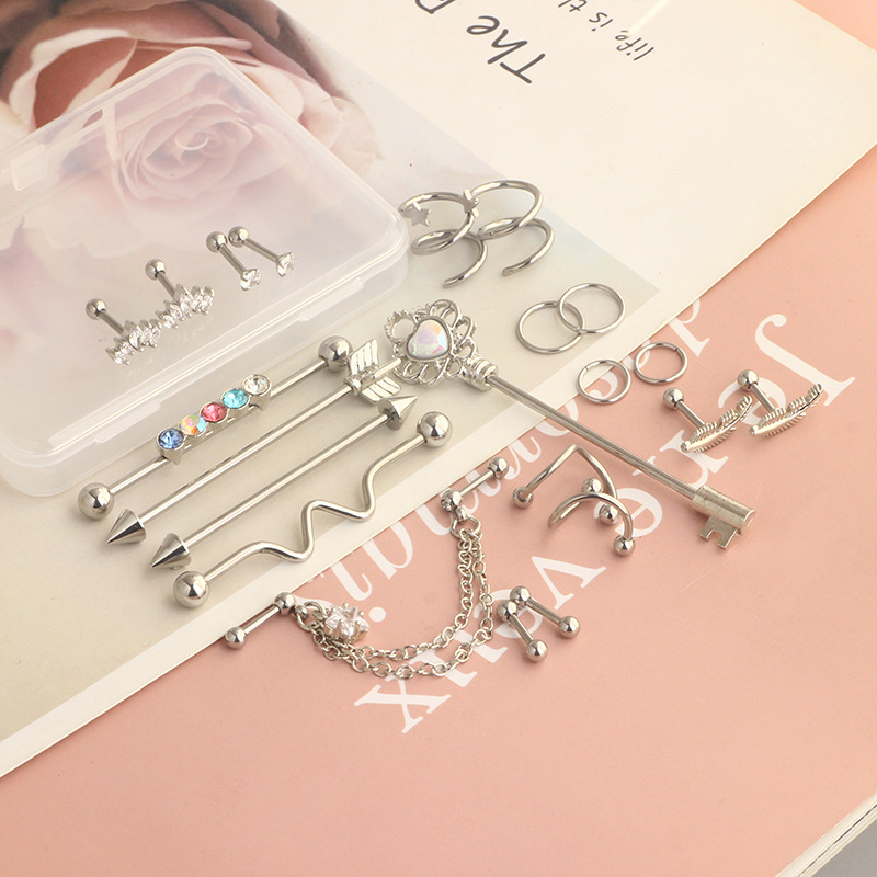 16G labret stud size and finish detail
