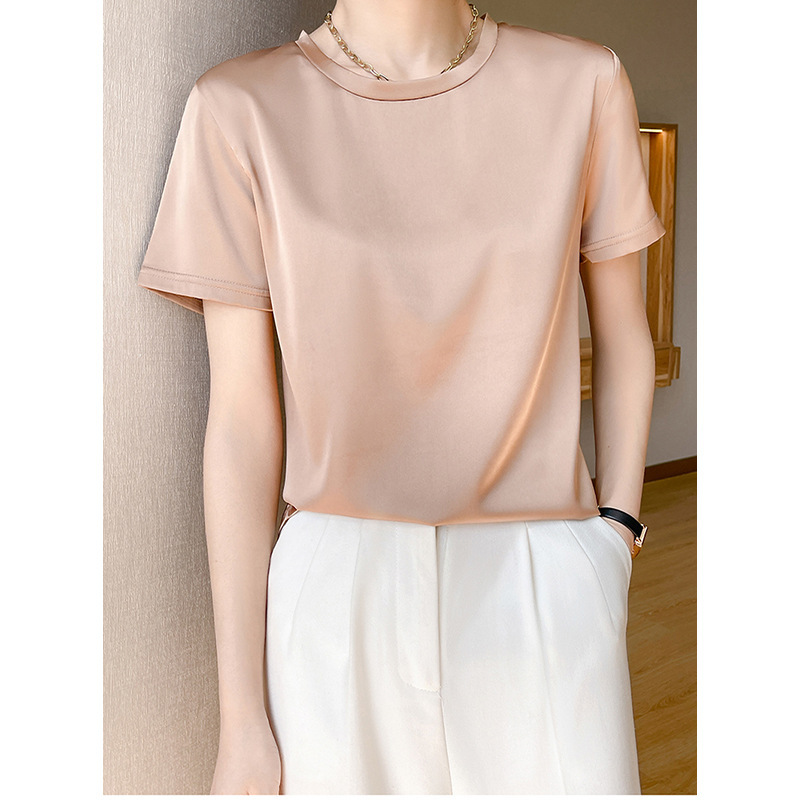 Silk thin elegant solid color T-shirt with a round collar
