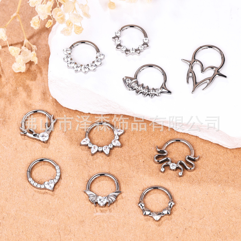 16G labret stud size and finish detail