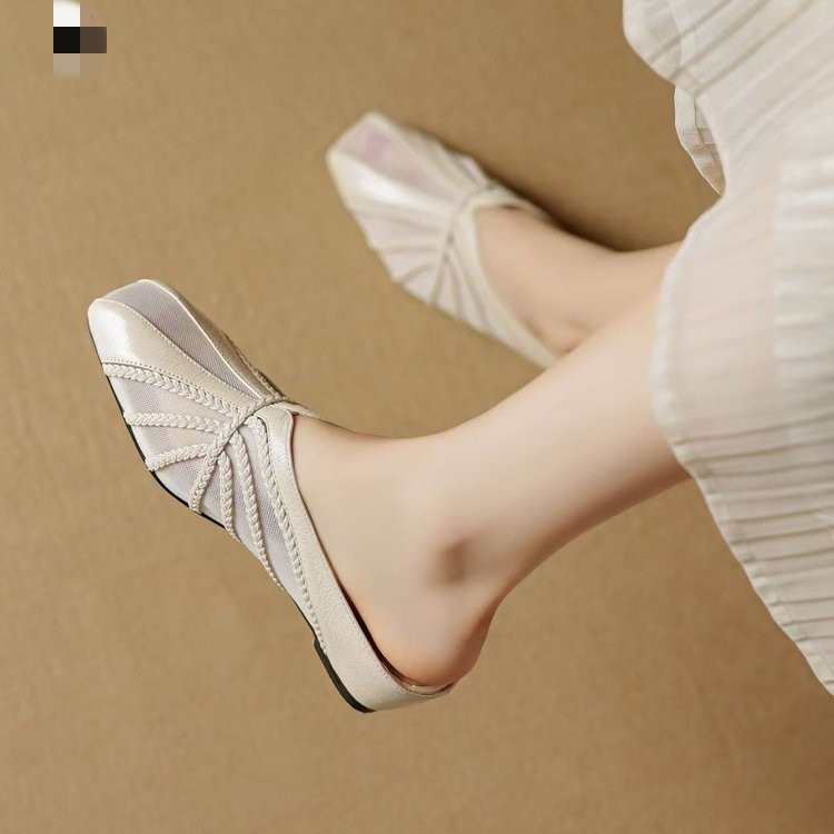 Verano transpirable tacon medio zapatillas para mujeres 06 nuevo estilo de moda de ropa de red de ropa de aire aumentó tacones de la escuela secundaria zapatillas