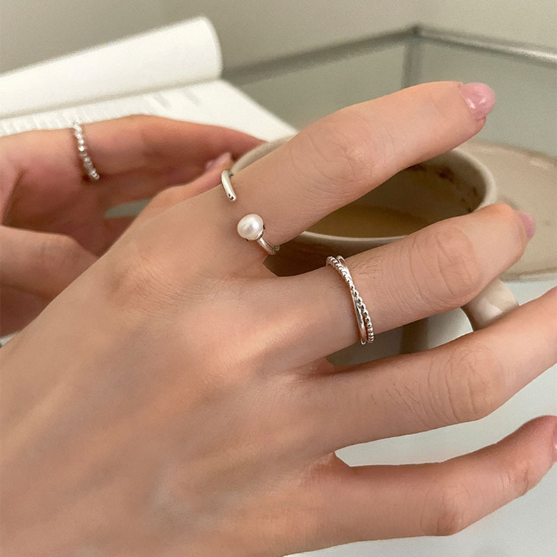 Minimalistischer Damenring mit Perle von Sunrise im koreanischen Stil, einzigartiges Design, offener Ring mit runder Perle zum Kombinieren mit anderen Ringen_voghion.com