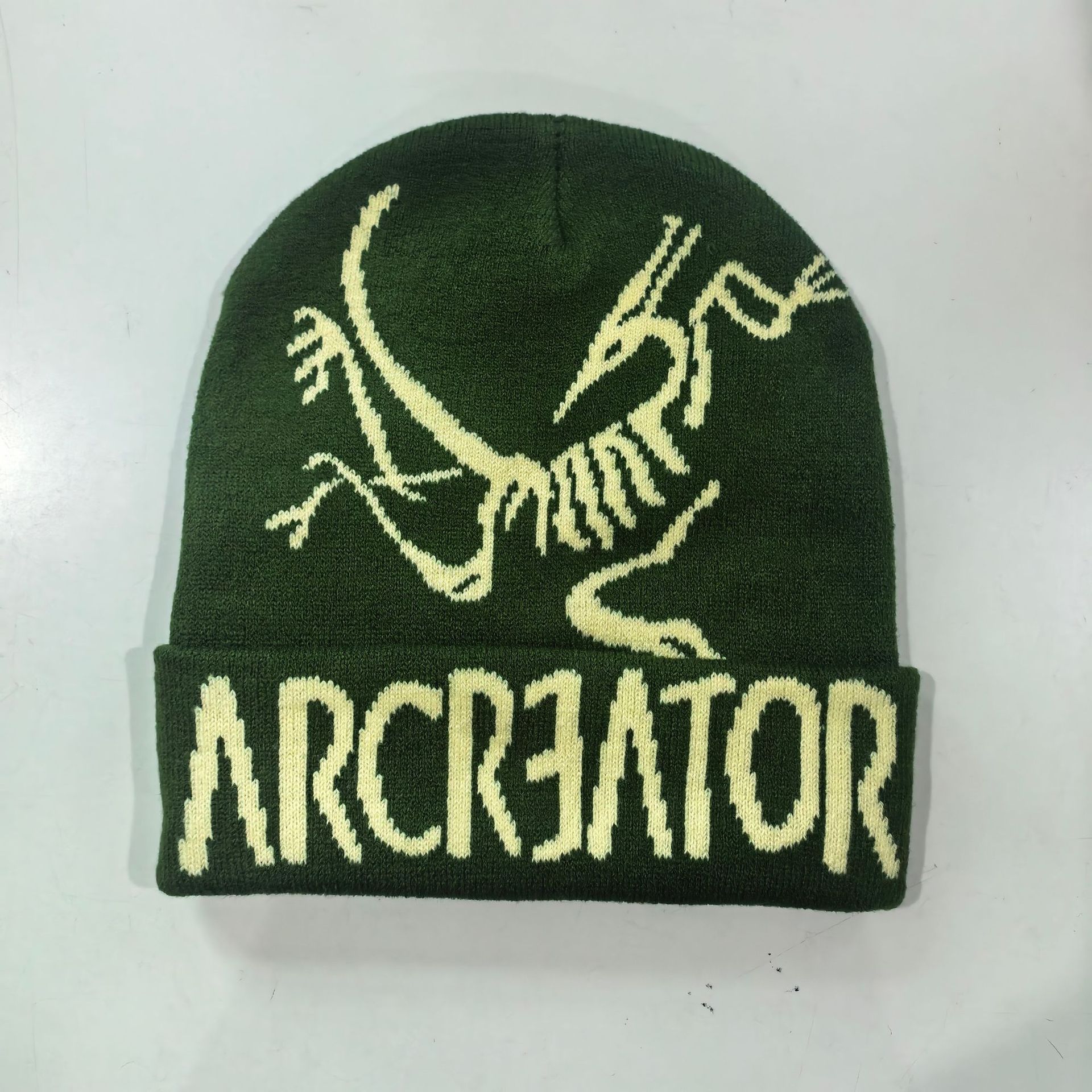 Gorro de punto jacquard camuflado Shunzun en stock, gorro cálido y creativo para el invierno, también disponible con gorros de punto con estampado personalizado.