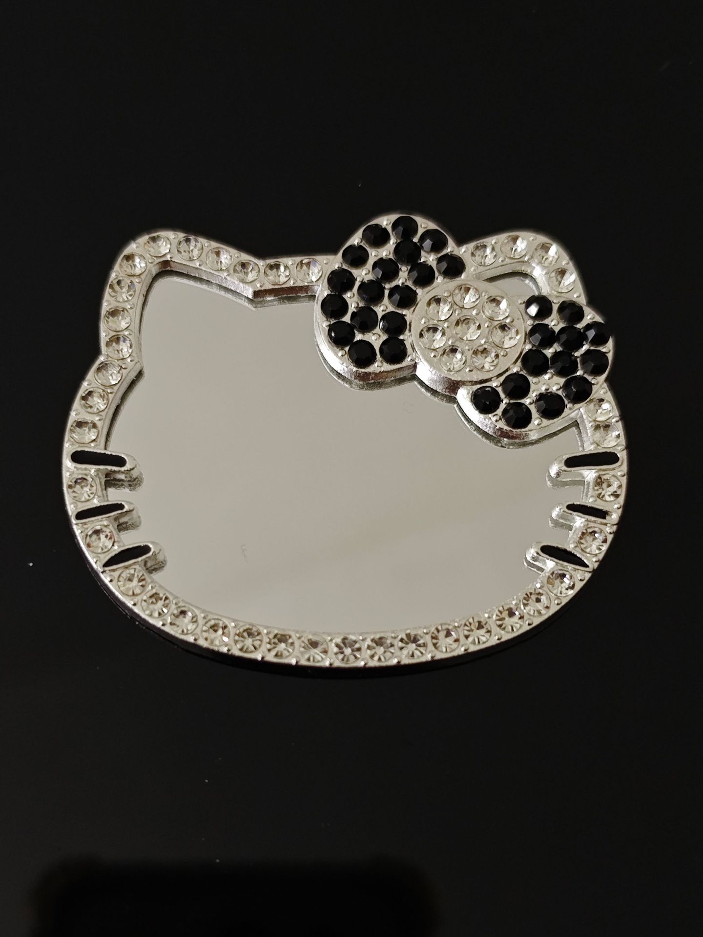 Silver base (black)