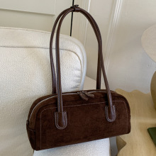 复古法棍包2025秋季新款简约枕头包简约腋下包包女时尚休闲单肩包