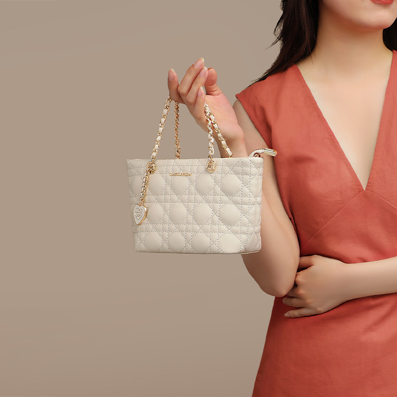 Túi xách nữ da thật dây xích đeo chéo kiểu dáng thanh lịch — màu trắng ngà, Gạo trắng, đen, Lời bài hát: Black (Public Version)