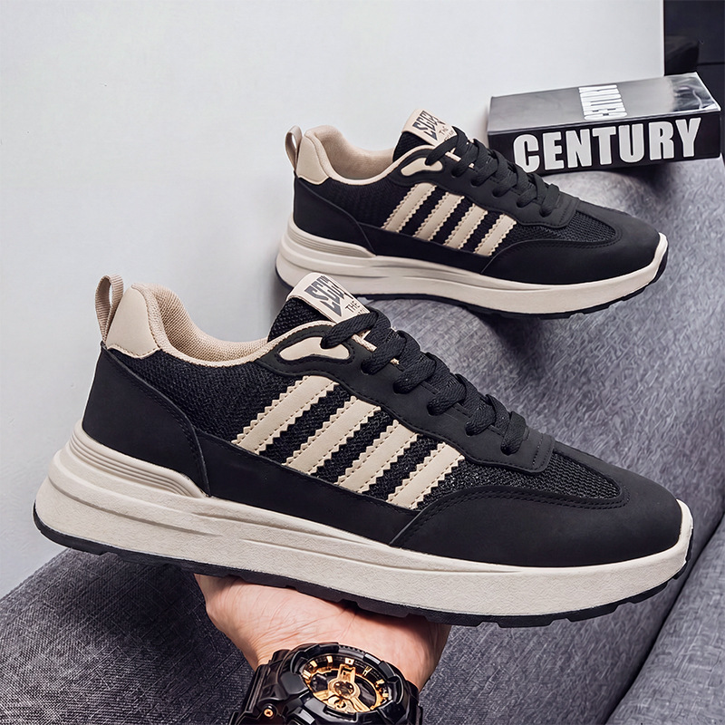 En el verano de 2026, los nuevos zapatos masculinos, la superficie de la red, los zapatos deportivos de ocio transpirables, los zapatos de papá estudiantil de fondo grueso para correr