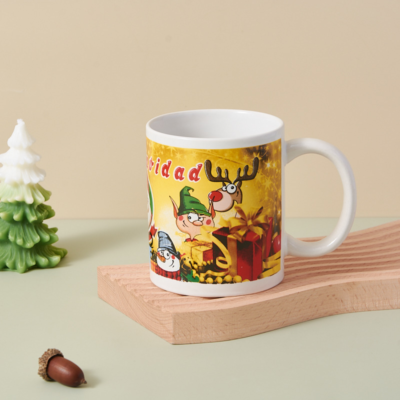 Comercio exterior al por mayor varios estilos de tazas de cerámica de Navidad juegos de regalo de mano de vacaciones tazas de café caseras tazas de agua
