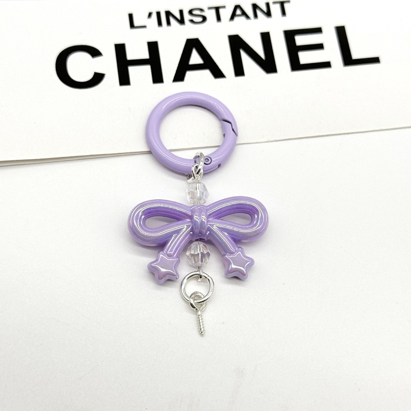 蝶結びのキーホルダーのカバンはスプリングを掛けてdiyのアクセサリーの部品を掛けます。|undefined