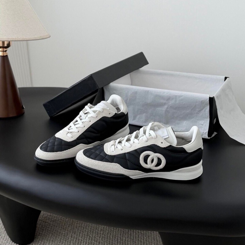 Soft Surface and Soft Sole~Chanel-Style Silver Flat German Training Shoes for Women, New Spring 2025 Model, Genuine Leather Round-Toe Casual Tennis Shoes