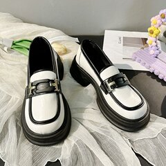 英国スタイル浅口ローファー2025秋新配色婦人靴JKプラットフォーム革靴厚底インナー高め婦人靴