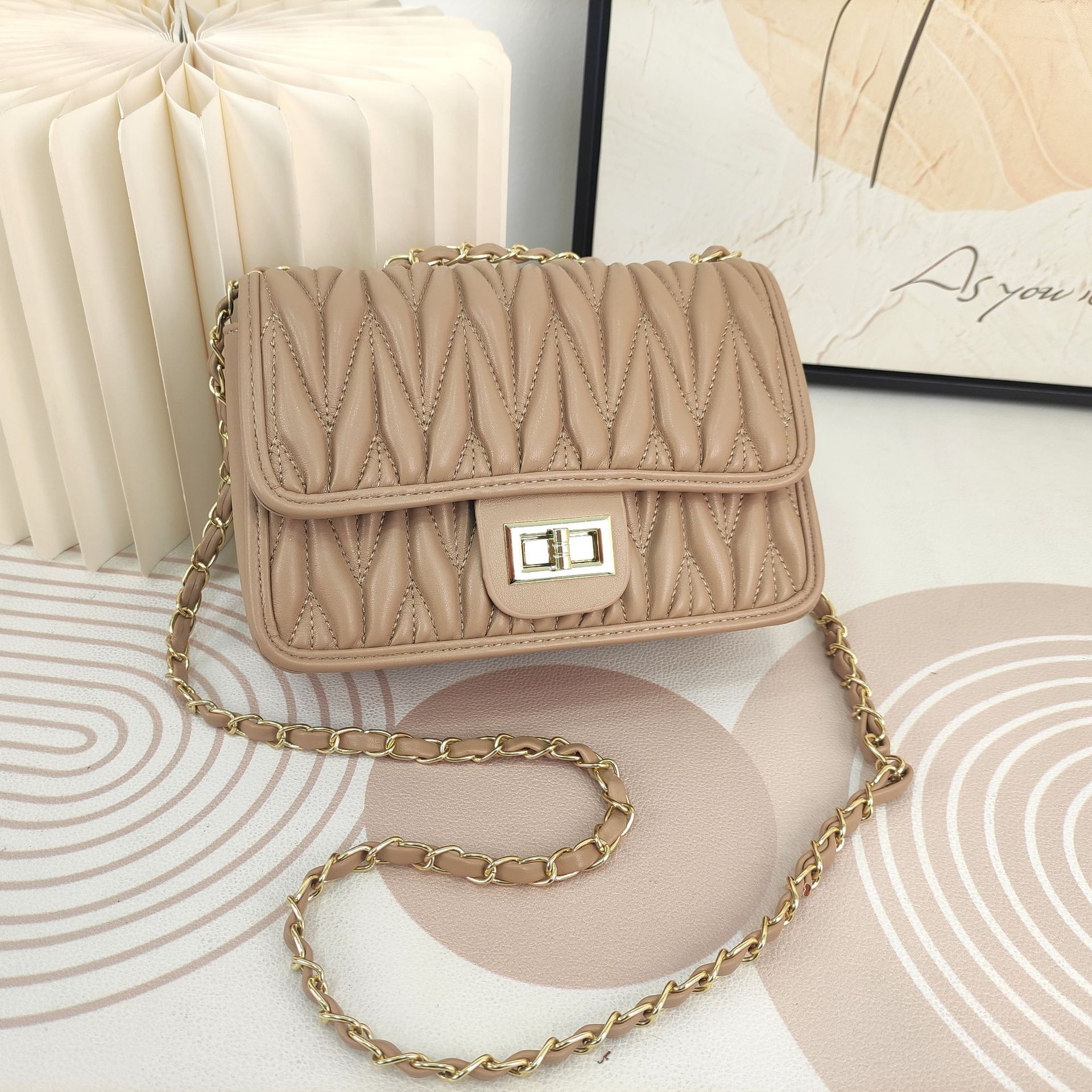 2025 verano nuevo estilo de cadena de viento fragante bolsos pequeños bolsos de mini bolsos de hombro bolsos mochilas