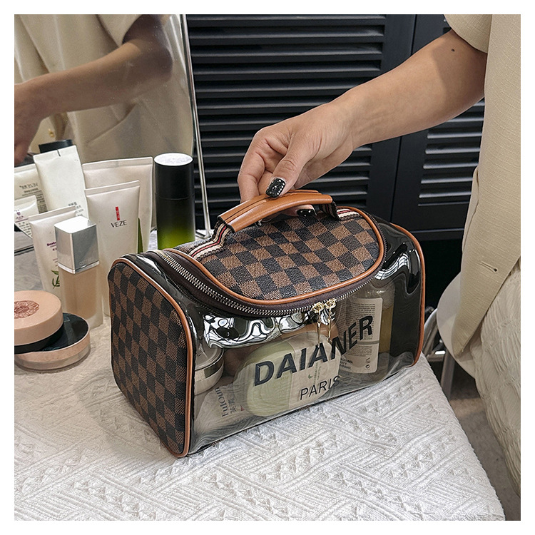 다크 브라운 격자 무늬