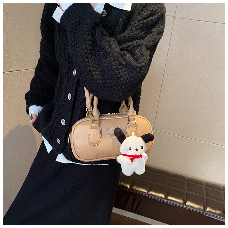 Nuova borsa piccola retrò con design di nicchia, borsa da donna di fascia alta, borsa a tracolla singola con accessori appesi, borsa piccola portatile elegante_voghion.com