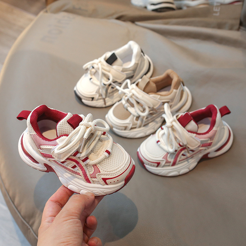 Zapatos deportivos infantiles de primavera 2026 zapatos respirables para padres zapatos para niños zapatos de correr zapatos para bebés al por mayor