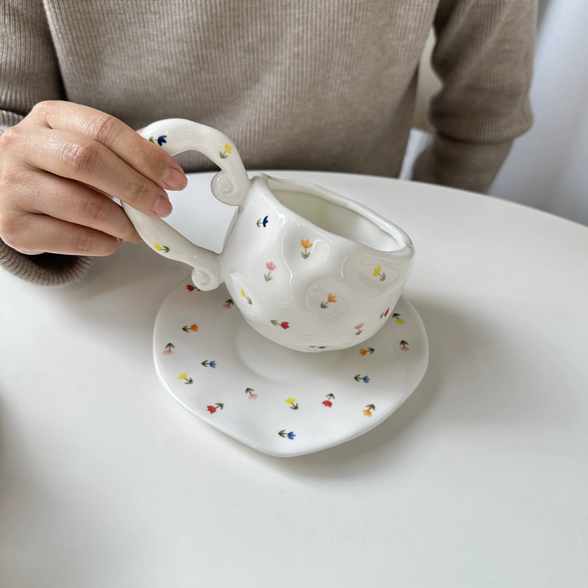 hand-painted ceramic coffee cup, francе retro из стиля, 300 мл, неравномерный милый дизайн