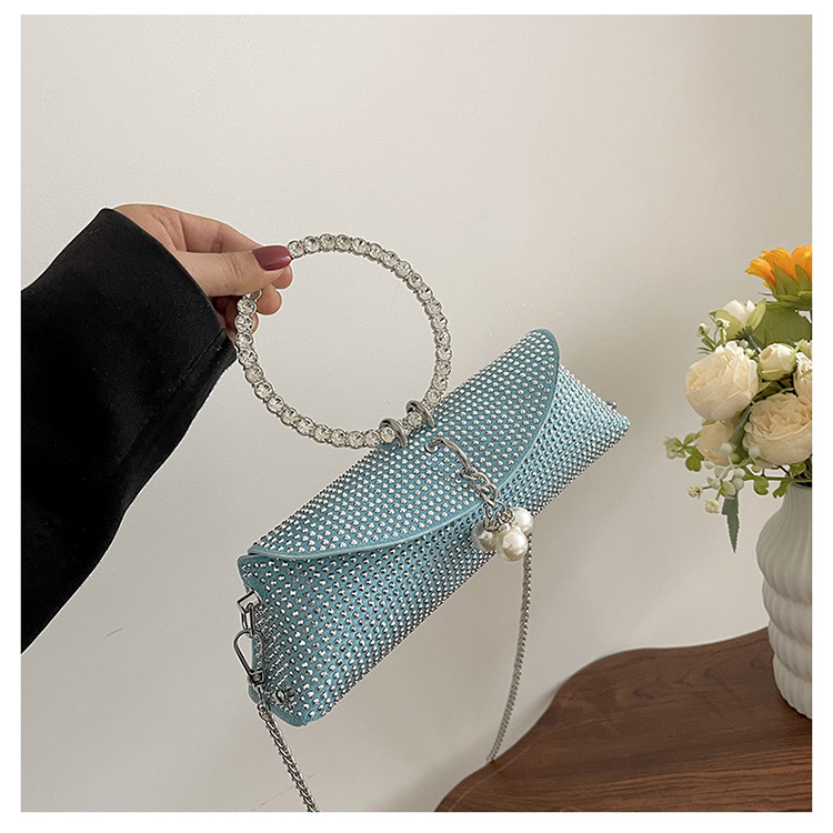 Women's Small Pu Leather Solid Color Elegant Vintage Style Magnetic Buckle Evening Bag display picture 4