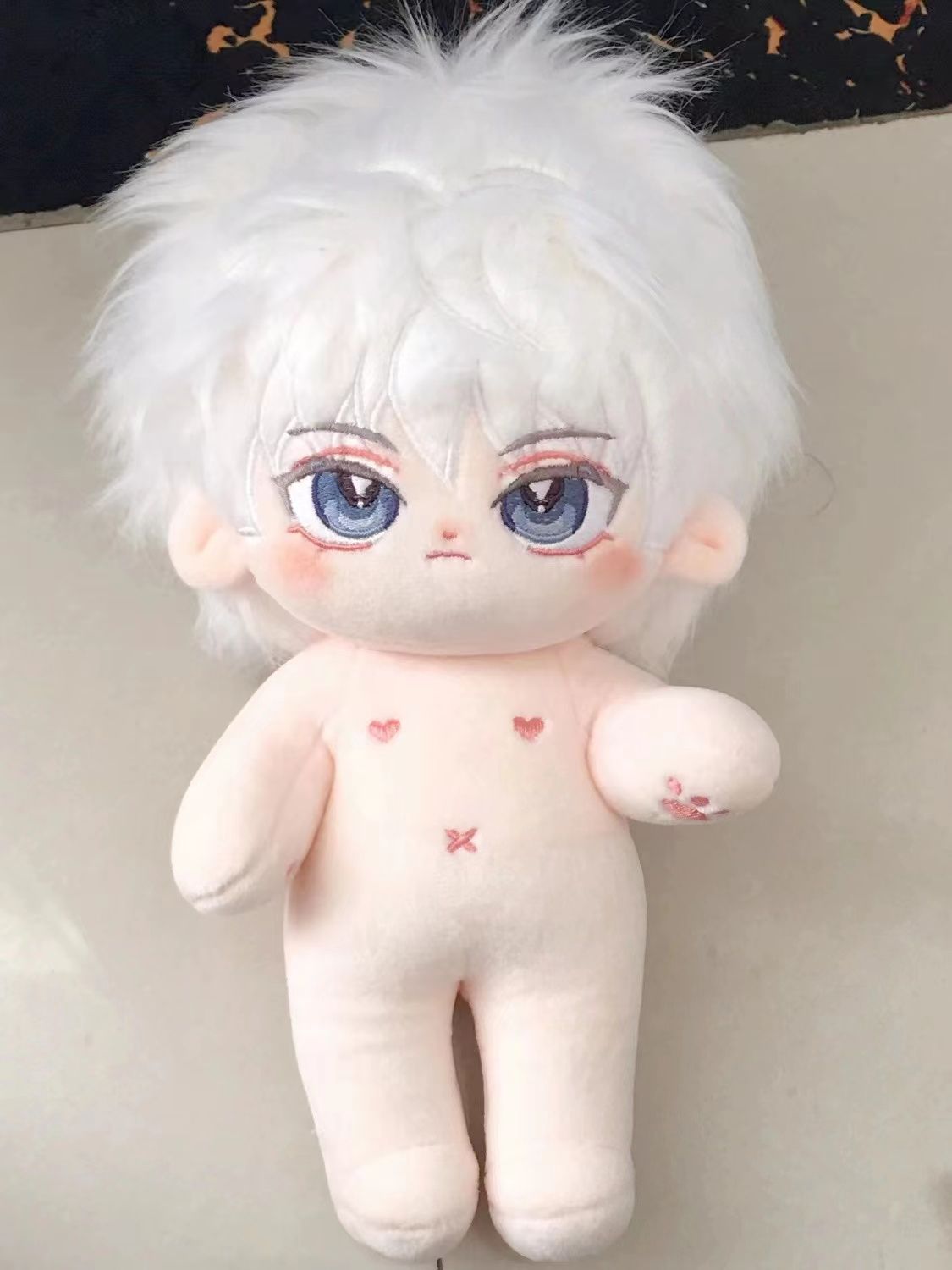 A tiempo completo cazador Qiqi 20cm muñeca de algodón Xiaoqi muñeca Linda anime periférico mayor regalo para cumpleaños