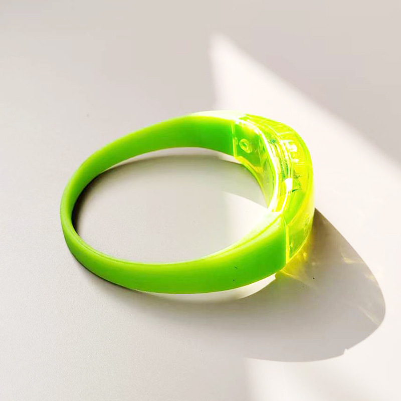 Pulsera luminosa de silicona botón LED nocturno con bols de mano de concierto fabricantes de props de animación al por mayor concierto