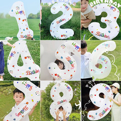クロスボーダー32インチ美版白色プリント誕生日デジタルパーティー装飾シーン配置アルミ箔風船卸売り
