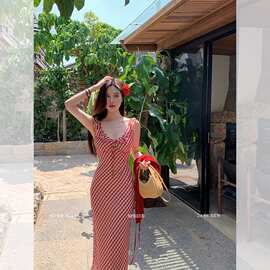 甜美法式红色格子吊带初夏精致连衣裙女高级感休闲度假风鱼尾长