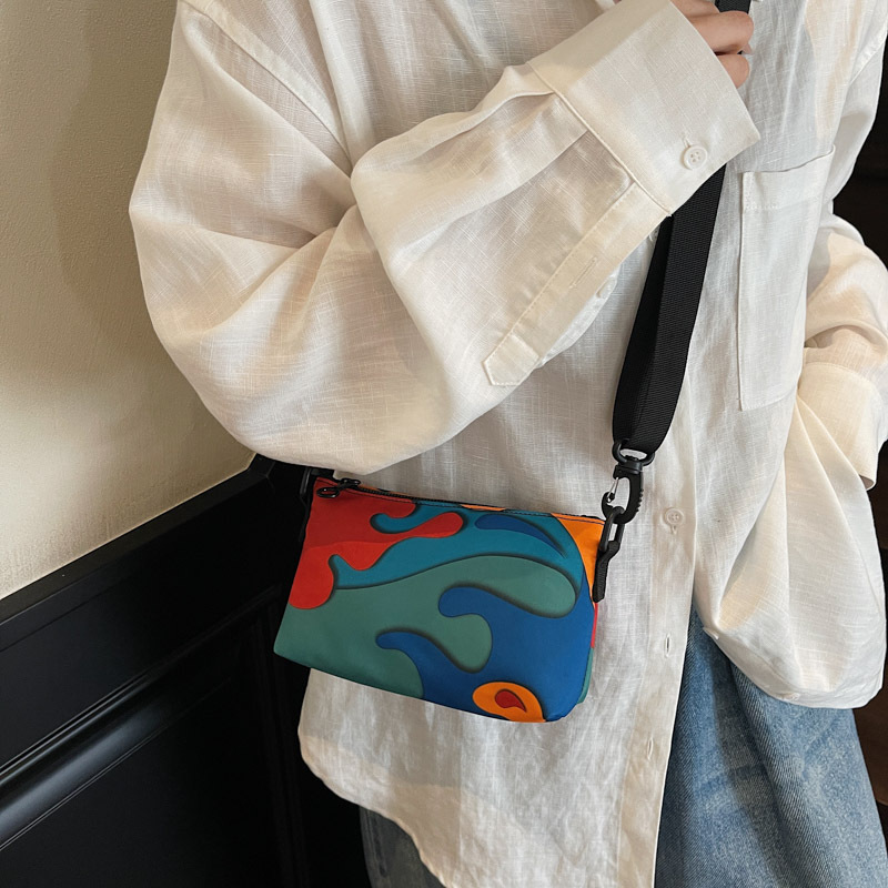 Bolsos pequeños populares de este año, nuevos bolsos de verano 2025, bolsos de mujer, bolsos de hombro de color de contraste de moda, bandolera de lona con tirantes anchos