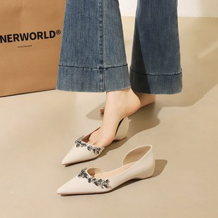 532-H68�W���L���|ˮ��b��^�I�¸�һ�_�ł��U�յ͸���ЬŮ