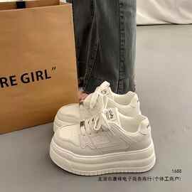 韩版厚底小白鞋女2026校园风百搭增高板鞋子超火休闲运动面包鞋女