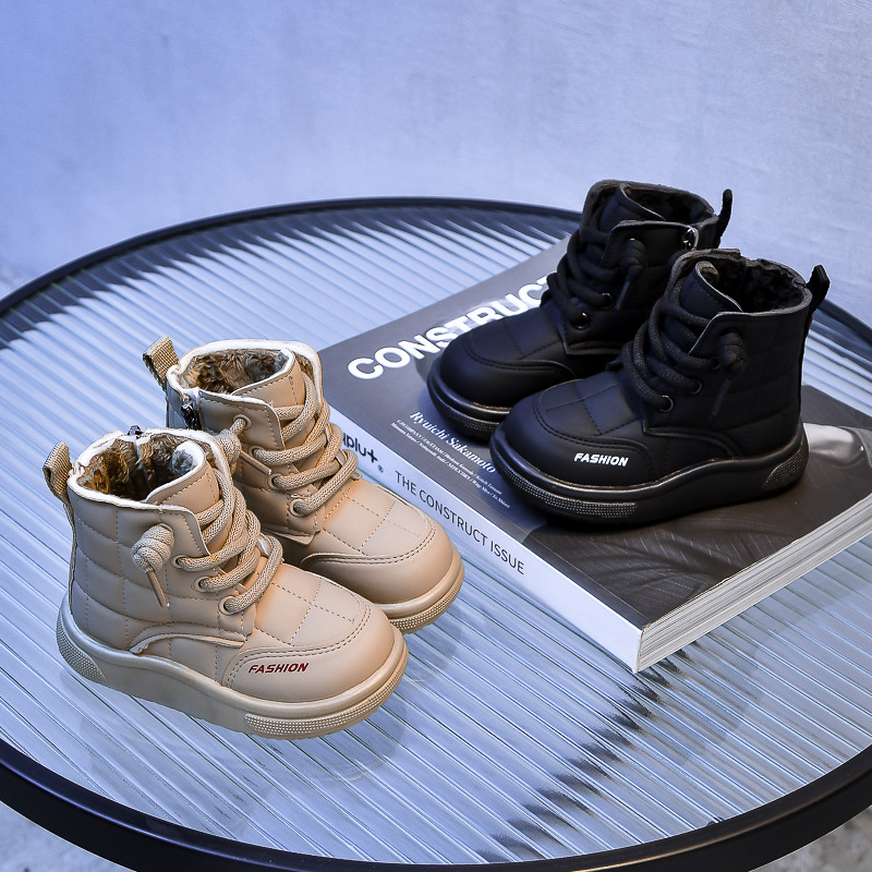 Botas de nieve para niños 2024 Invierno nuevos zapatos de pan cálido forrados de lana para niños zapatos de algodón grandes antideslizantes de fondo suave para niños