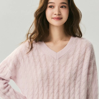 2026年秋季新款V领山羊绒桑蚕丝阔版针织衫女款毛衣软糯亲肤慵懒