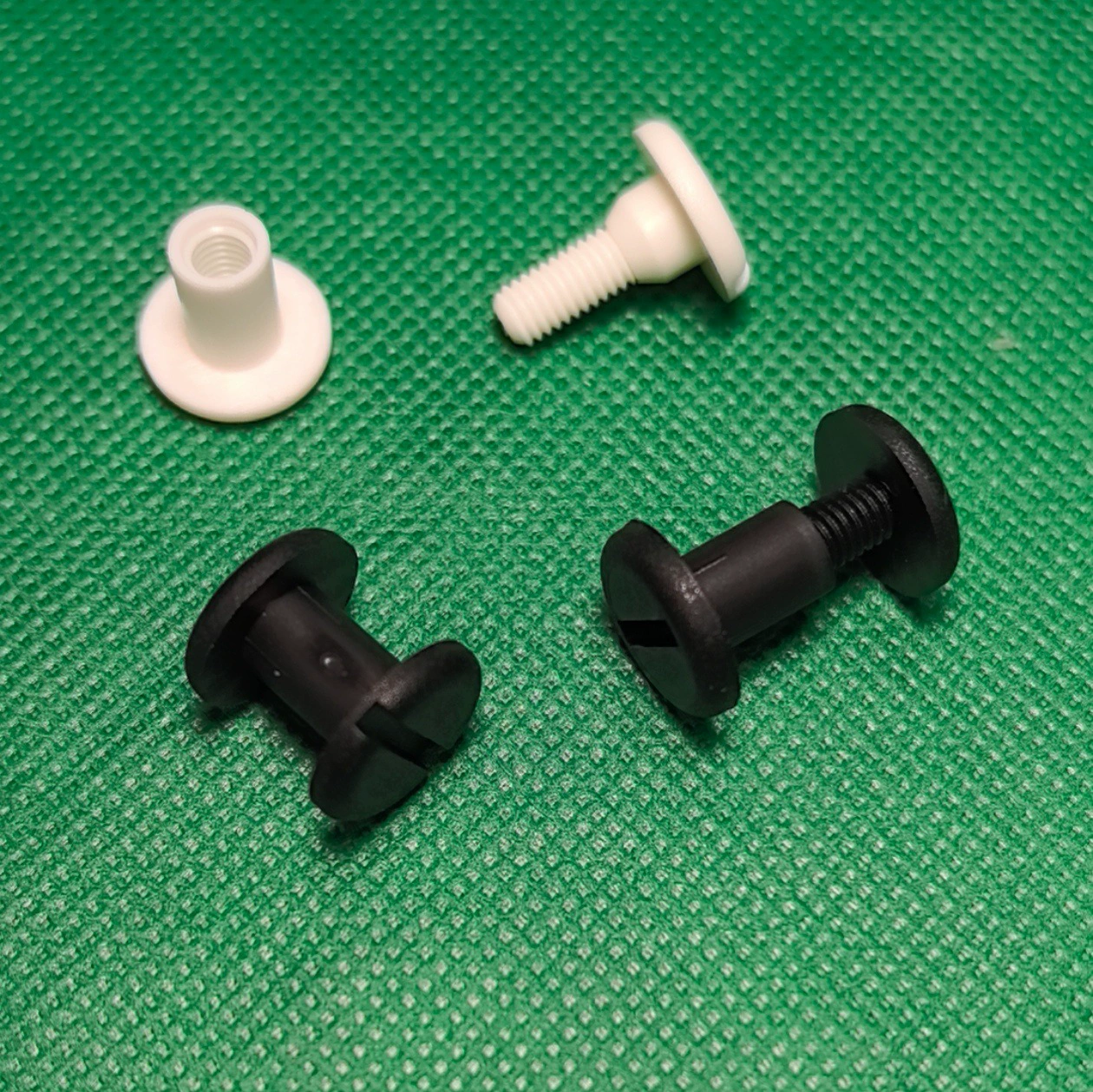 Заводская поставка Multi Спецификация Пластиковые нейлоновые заклепки Женские заклепки Заменные винты Нейлоновые заклепки